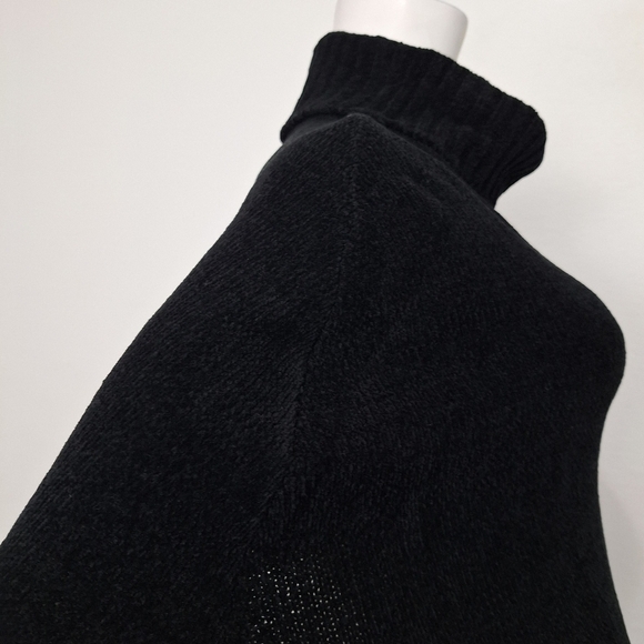 Newport News Black Super Soft Turtleneck Bohemian Crochet Hem Sweater Poncho O/S - Picture 11 of 13